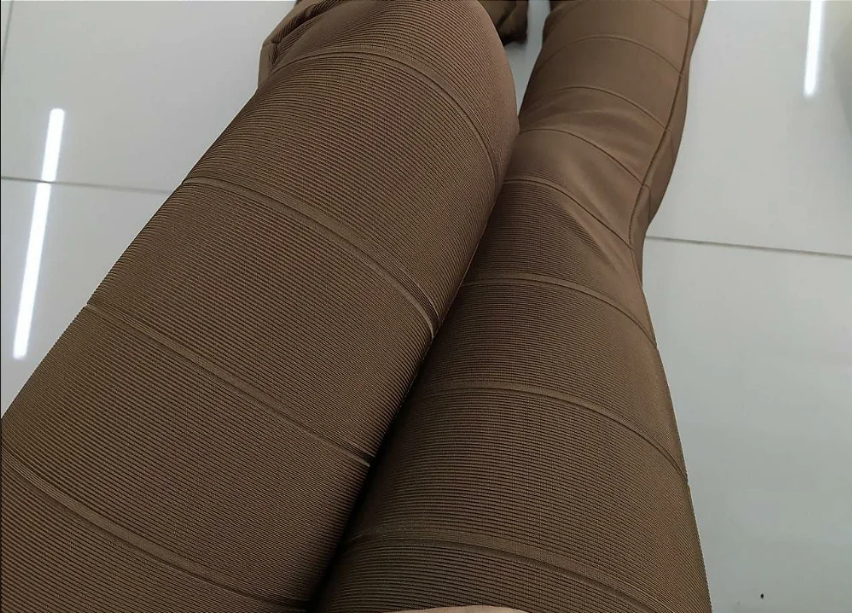 Calça Flare bandagem